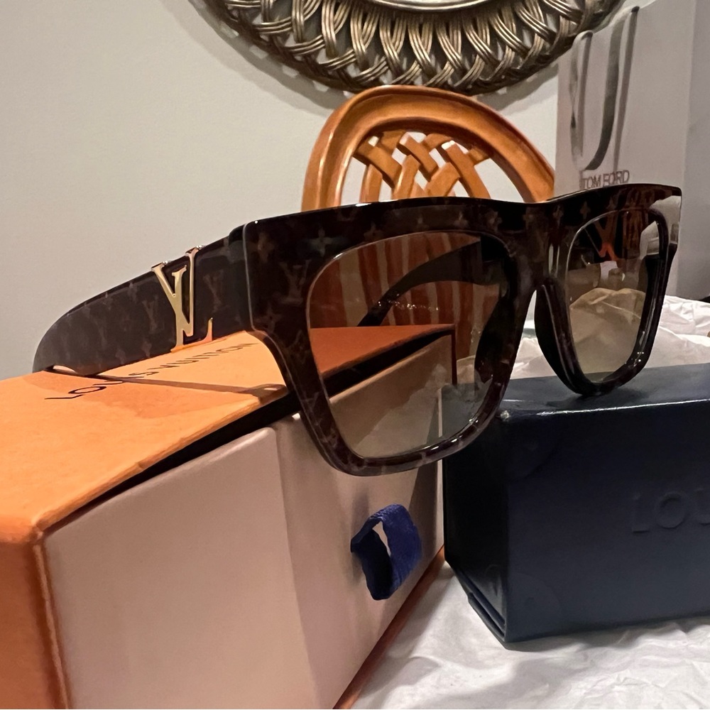 Louis Vuitton Sunglasses brand new
